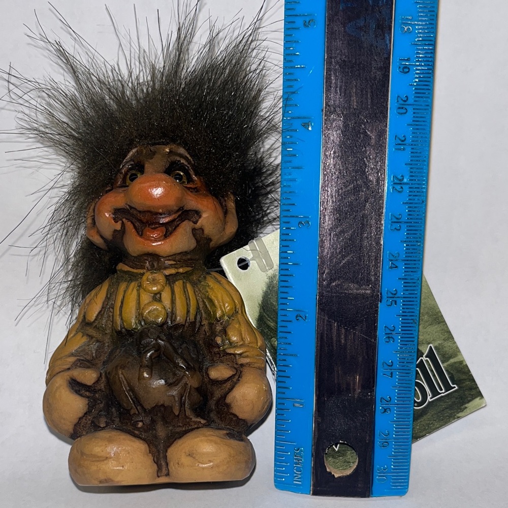 Fosse Troll Whimsical Figurine - Picture 5 of 5
